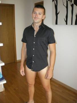 solo in camicia